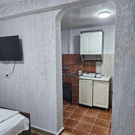 Guest House 2 Floor 巴统 外观 照片