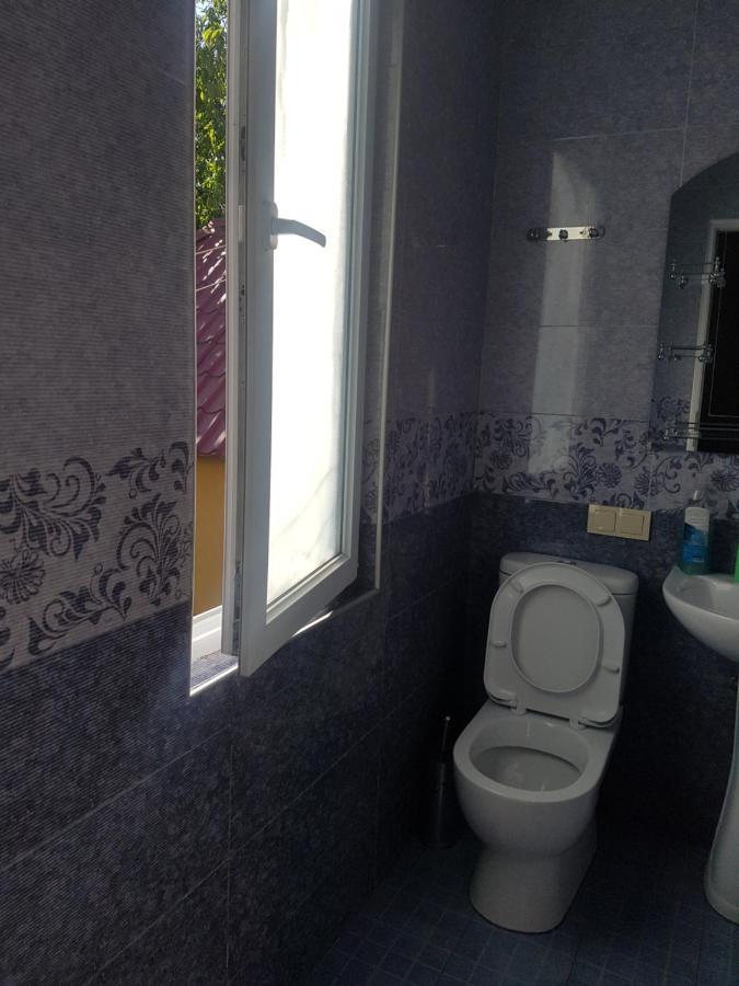 Guest House 2 Floor 巴统 外观 照片