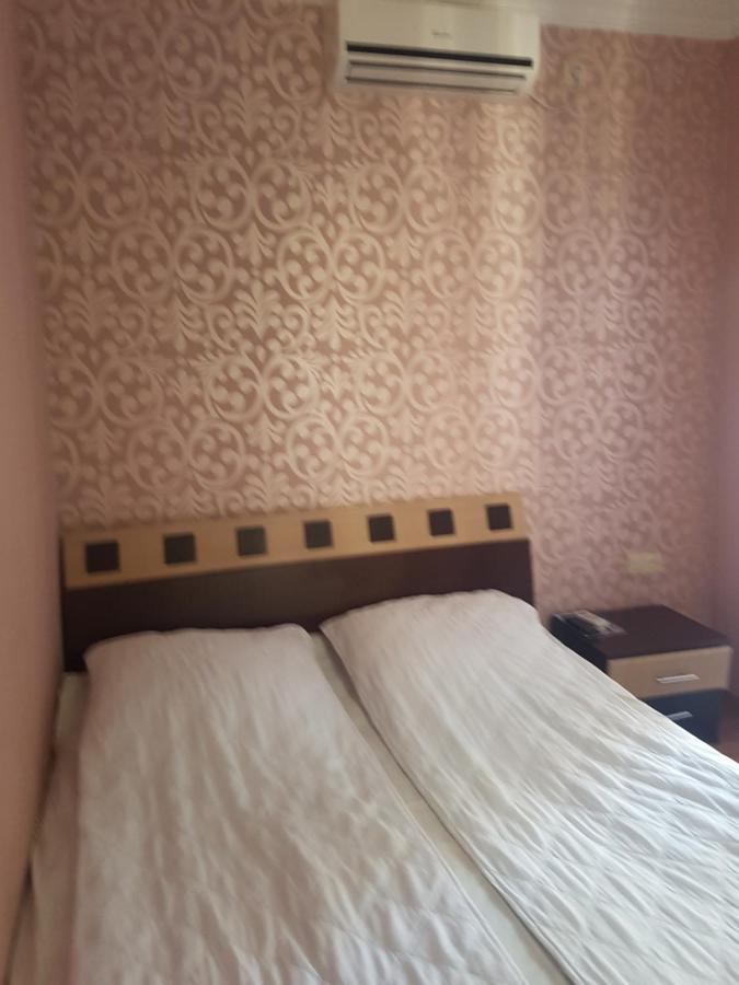 Guest House 2 Floor 巴统 外观 照片