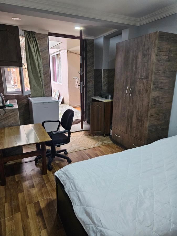 Guest House 2 Floor 巴统 外观 照片