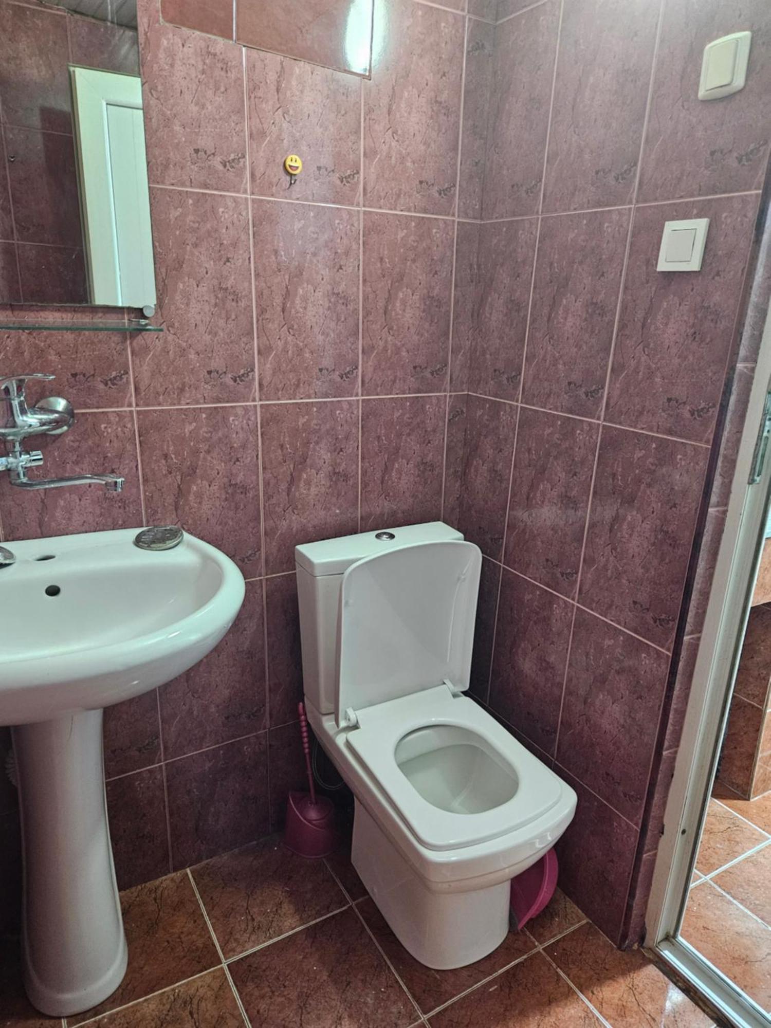 Guest House 2 Floor 巴统 外观 照片