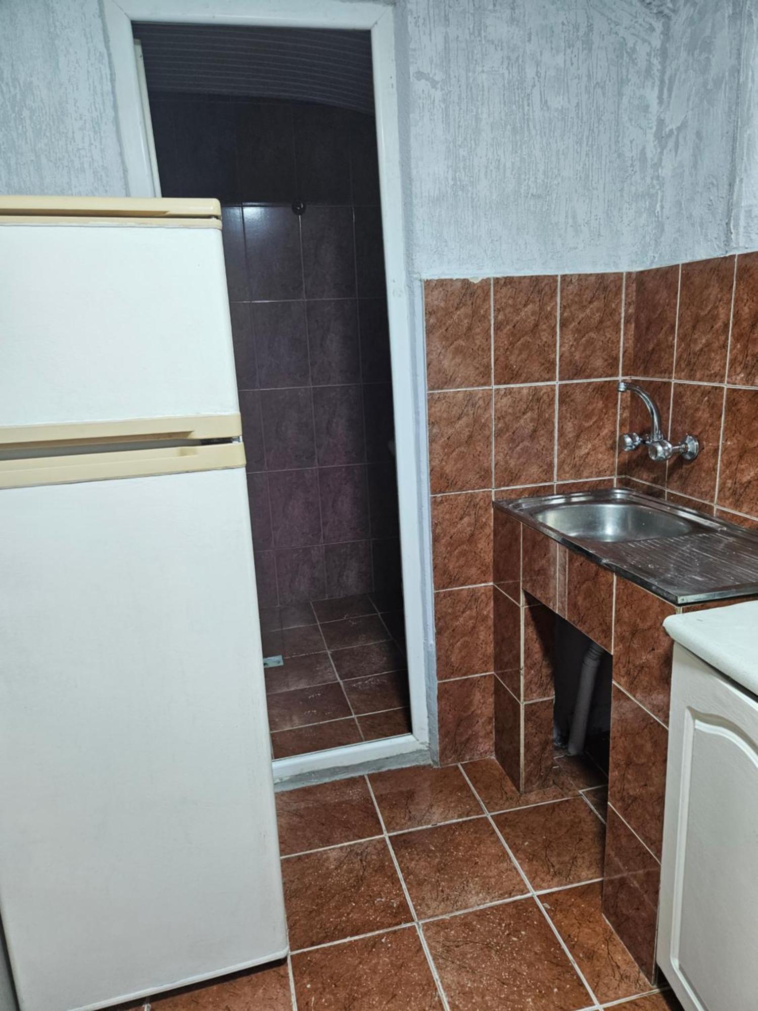 Guest House 2 Floor 巴统 外观 照片