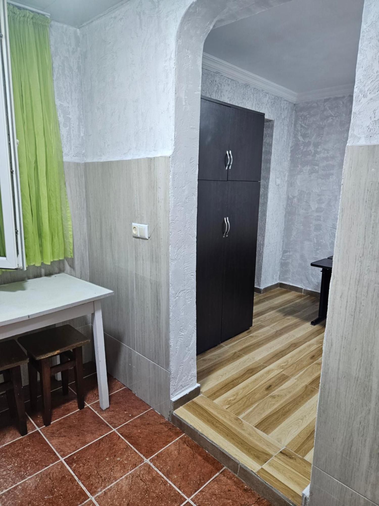 Guest House 2 Floor 巴统 外观 照片