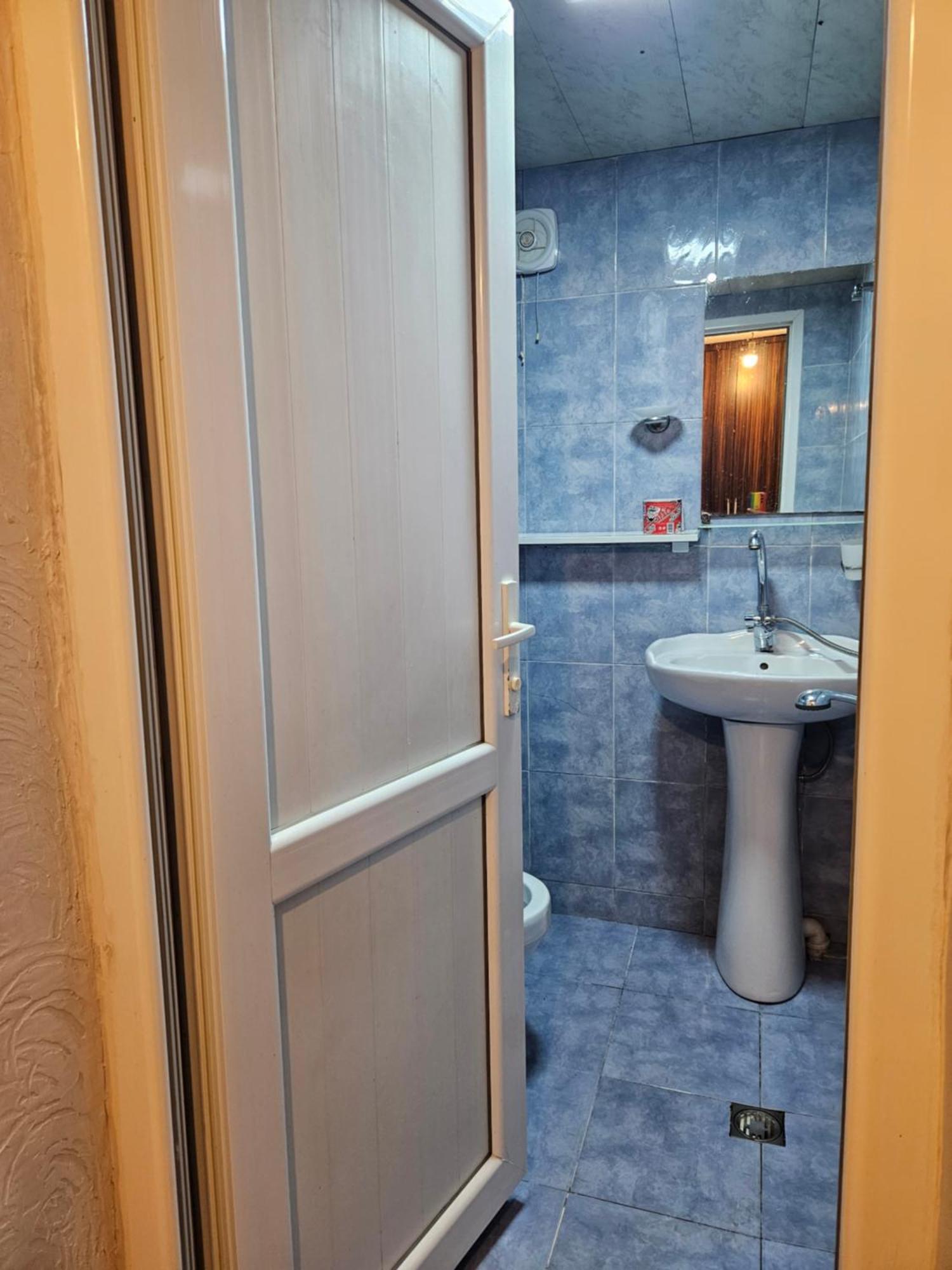 Guest House 2 Floor 巴统 外观 照片