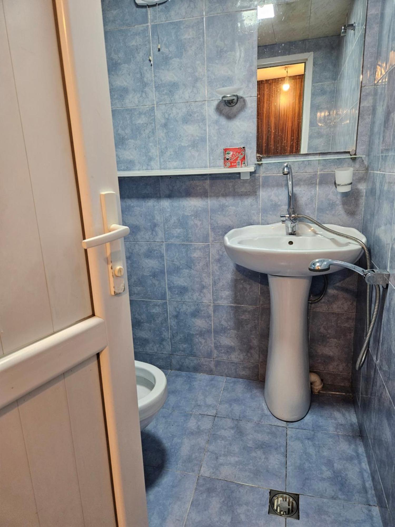Guest House 2 Floor 巴统 外观 照片