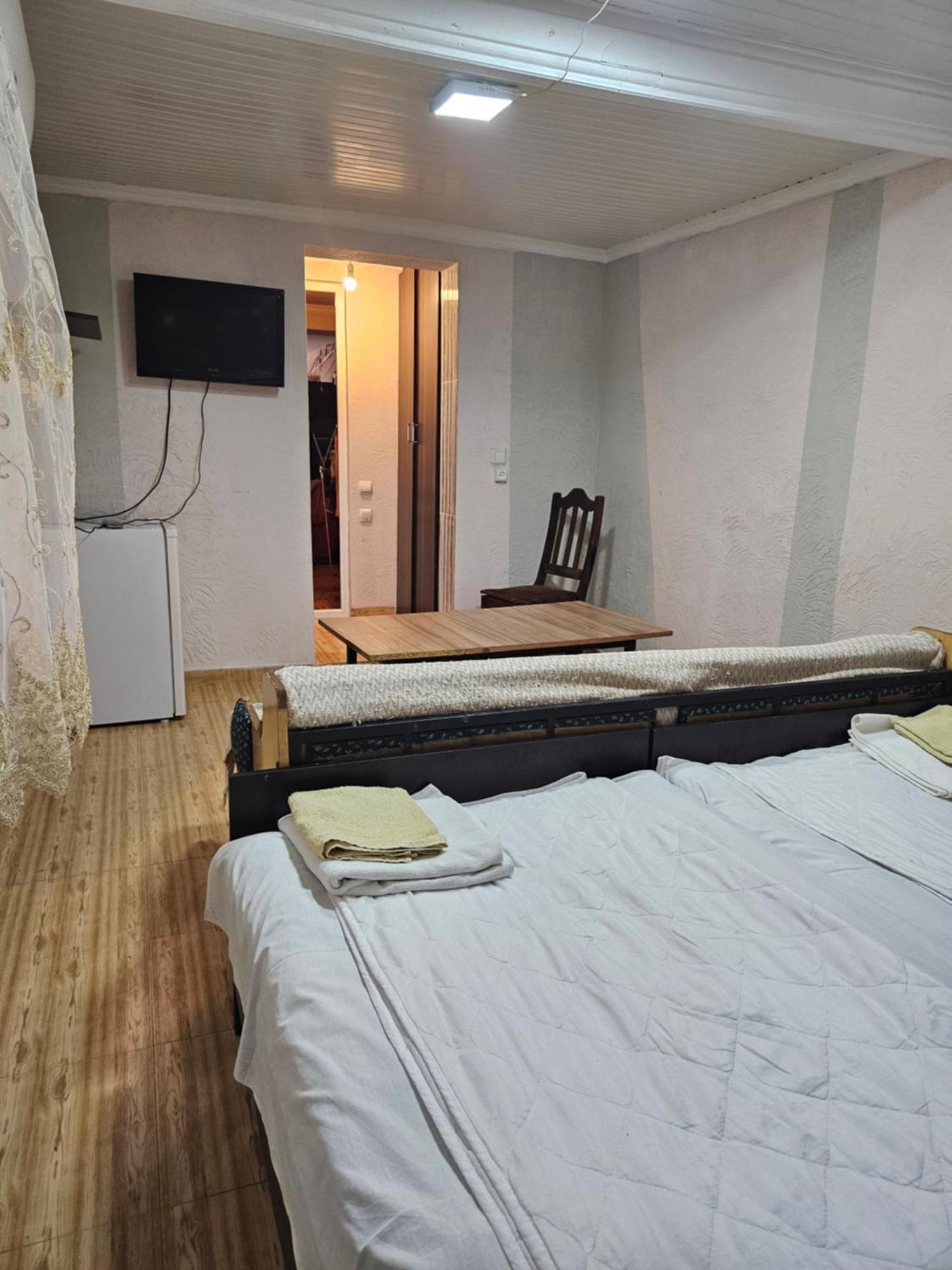 Guest House 2 Floor 巴统 外观 照片