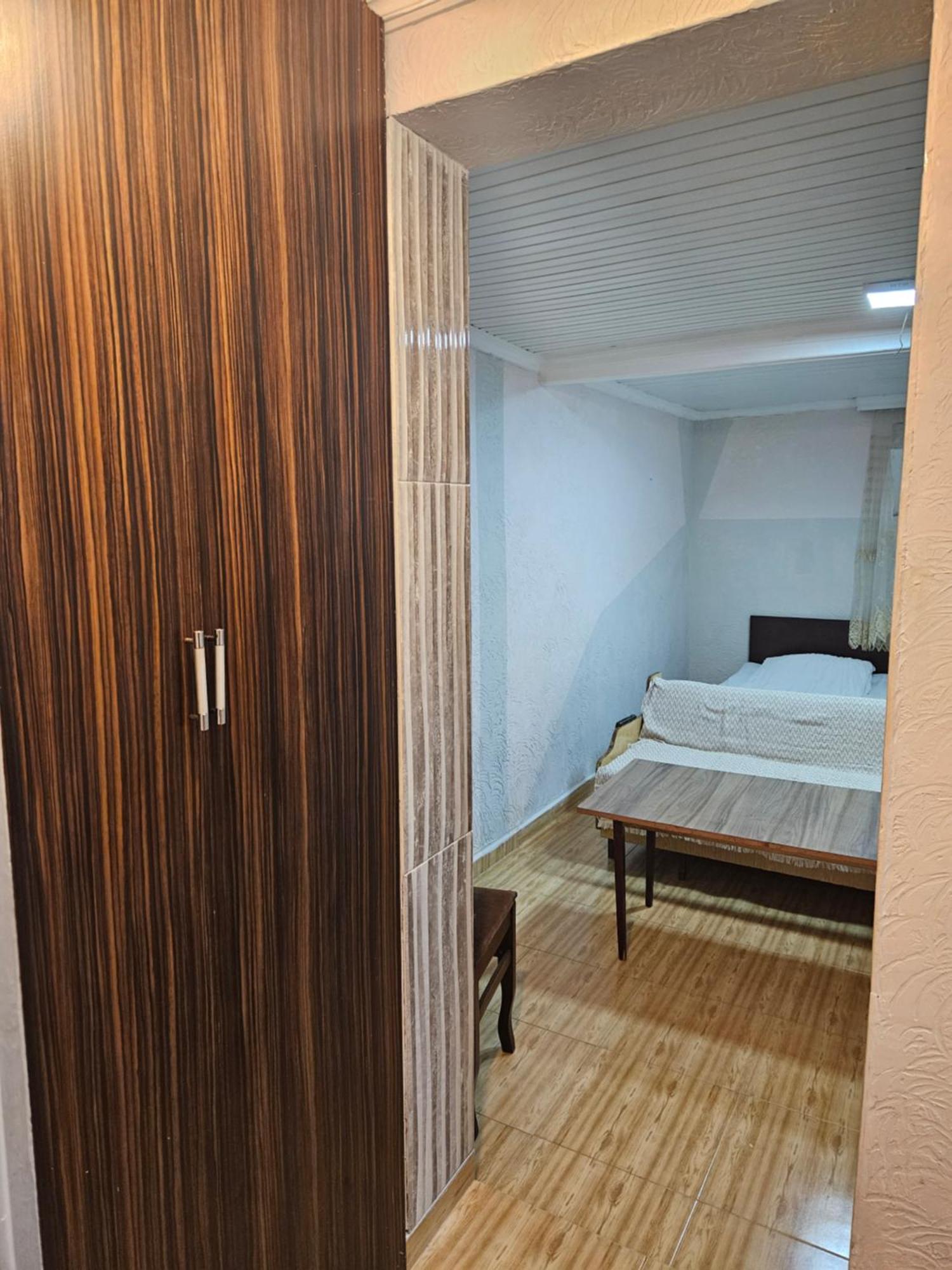 Guest House 2 Floor 巴统 外观 照片